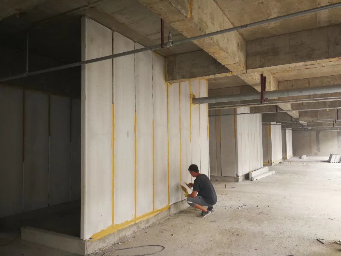 宿城无机发泡轻骨料混凝土隔墙板施工技术性能研究